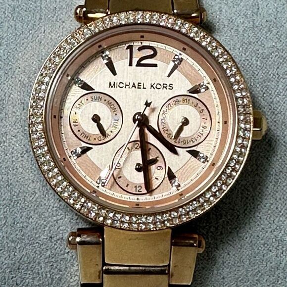 Michael Kors Mini Parker Rose Gold Watch - MK6352 EUC - Battery Replaced -A709 - Picture 3 of 9